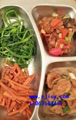 集約化、標準化與人性化 現代餐飲管理的多元實踐